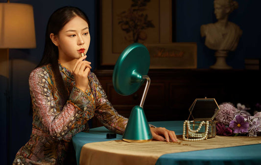 Why Touch-Controlled Makeup Mirrors with Lights are Growing in Popularity: Unveiling the Trend